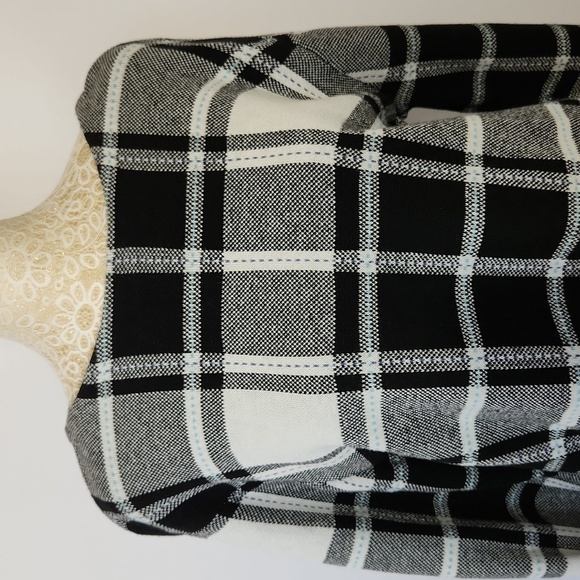 J Jill Black White Plaid Buffalo Check Cozy Knit Long Sleeve Pullover Sweater M - Picture 6 of 16